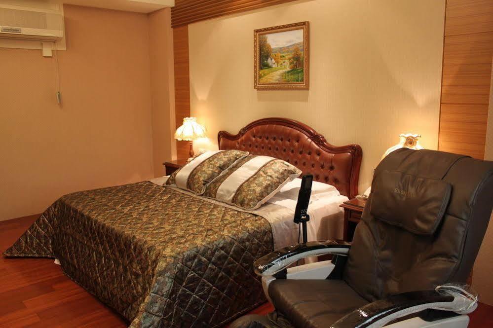 Champs Yazuh B&B Jiji Exterior foto